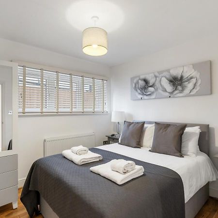 Ferienwohnung Two Bed Flat In Bush Hill Park Enfield Exterior foto