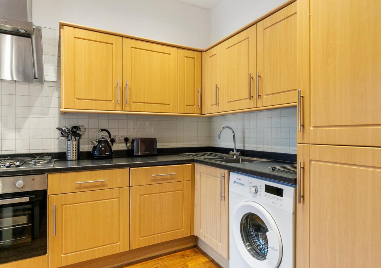 Ferienwohnung Two Bed Flat In Bush Hill Park Enfield Exterior foto