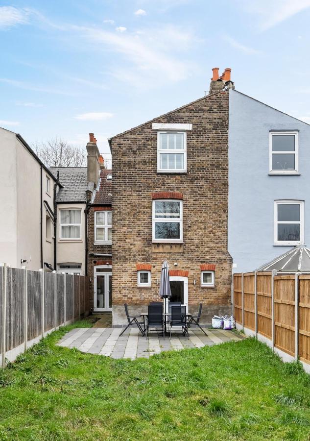 Ferienwohnung Two Bed Flat In Bush Hill Park Enfield Exterior foto