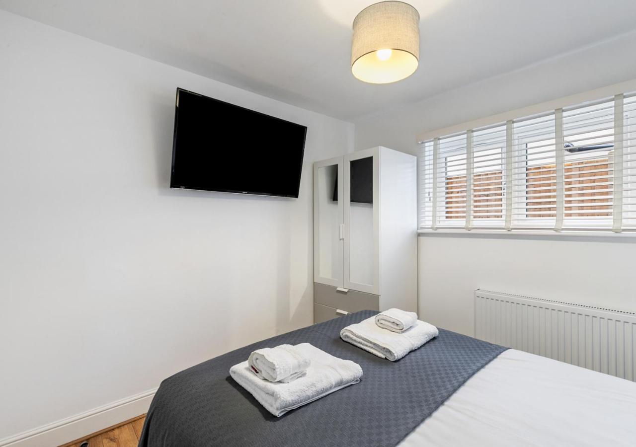 Ferienwohnung Two Bed Flat In Bush Hill Park Enfield Exterior foto